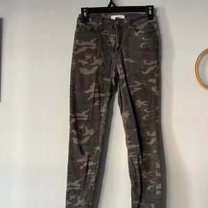 Jak&Rae size 25 Camo Skinny Jeans